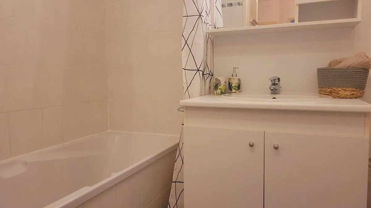 Charming T2 In Frouzins Apartment